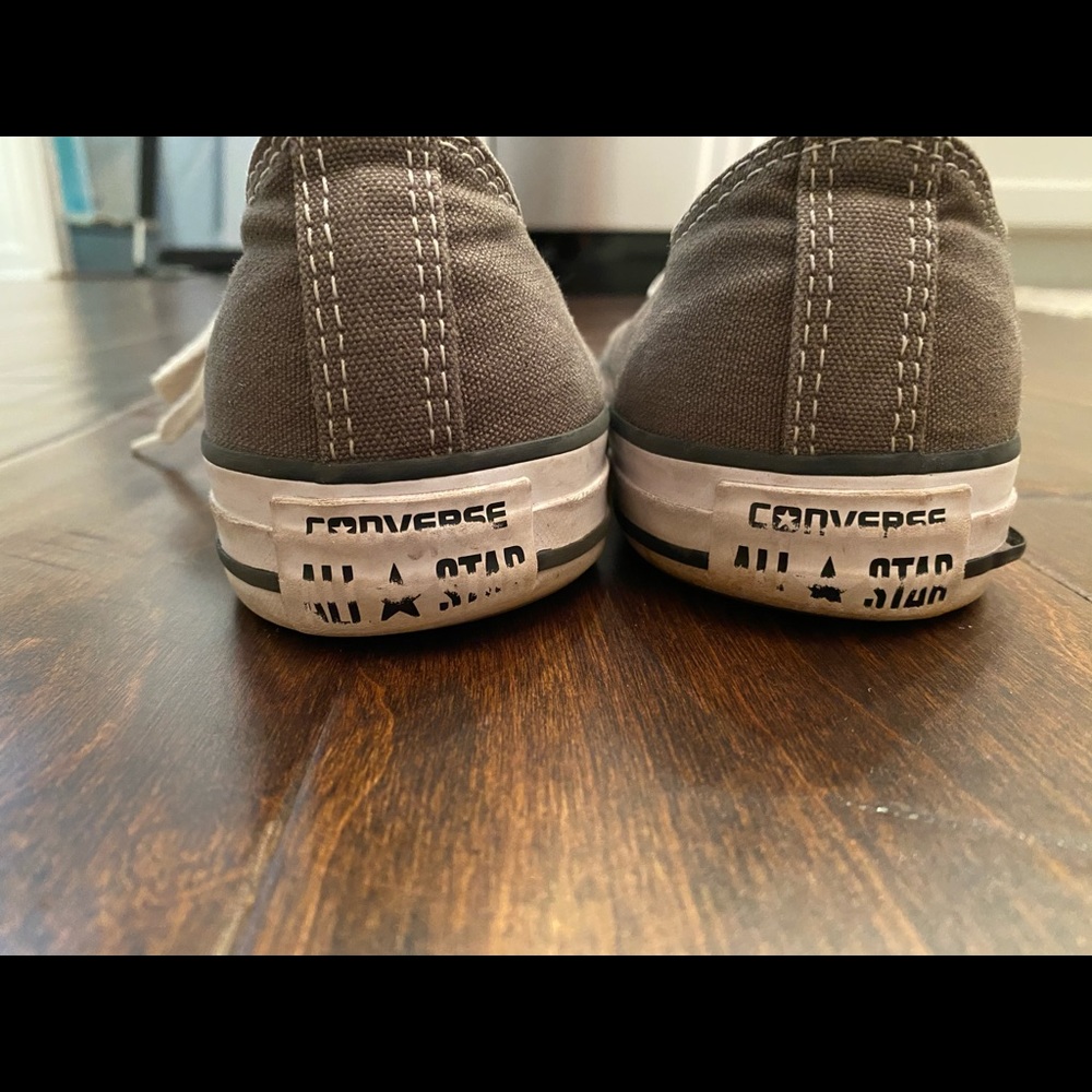 Converses - Picture 4 of 5